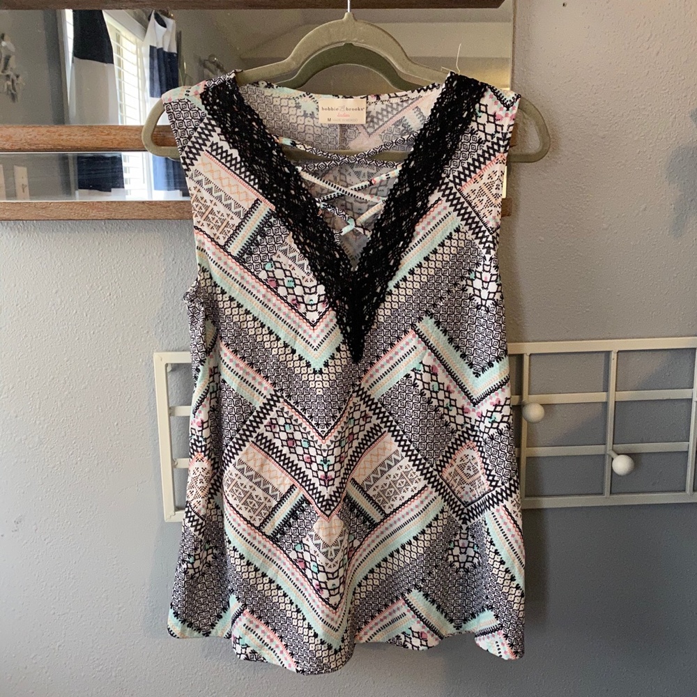 NWT Bobbie Brooks Lace Up Patterned Sleeveless Top